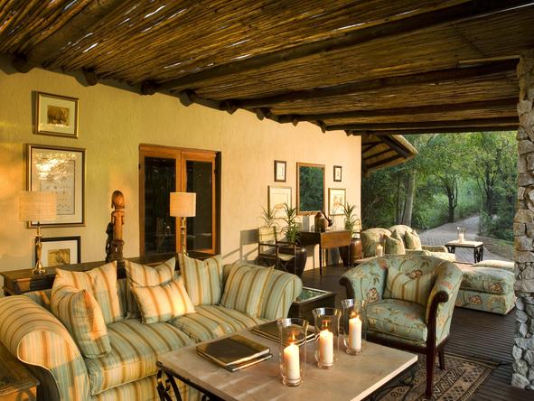 Ngala Safari Lodge - outdoor lounge