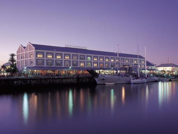 Victoria and Alfred Hotel - exterior nighttime