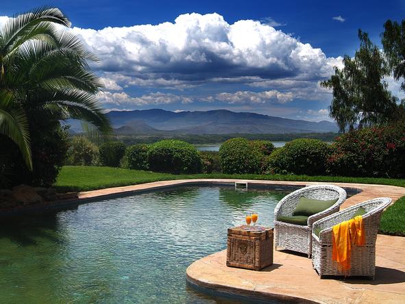 Kiangazi House, Pool