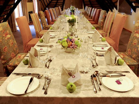 Granny Mouse Country House - dining