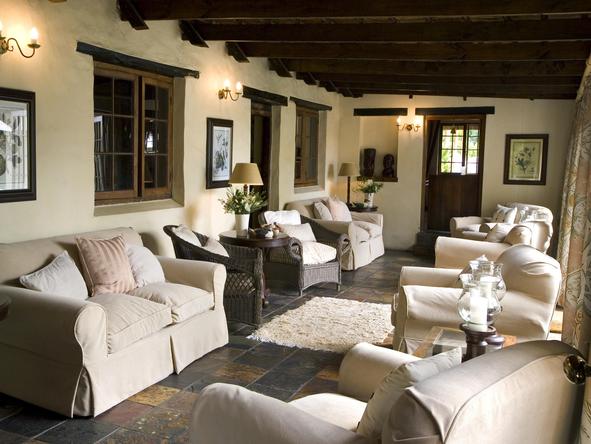 Hunters Country House - patio