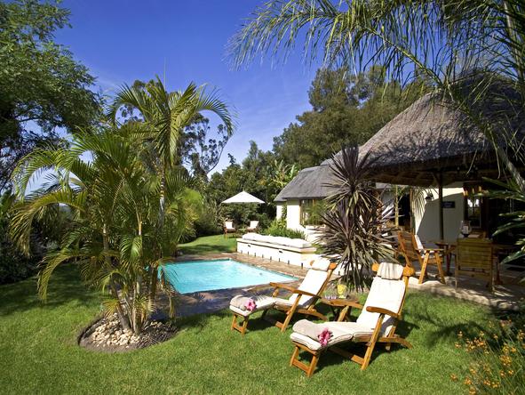 Hunters Country House - private pool area