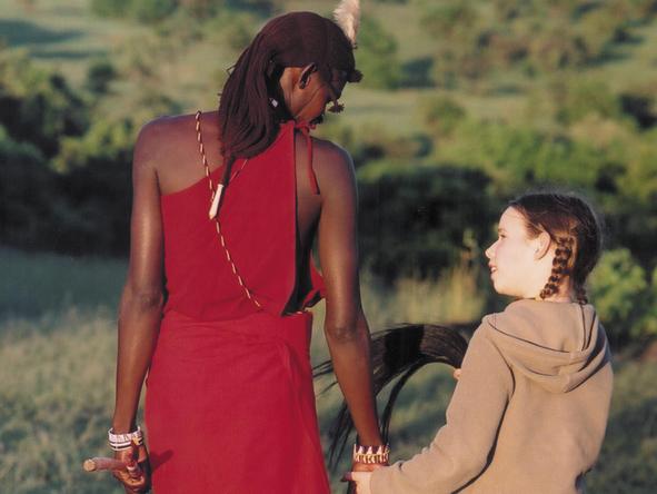 Kichwa Tembo Tented Camp - tourist child with Masaai