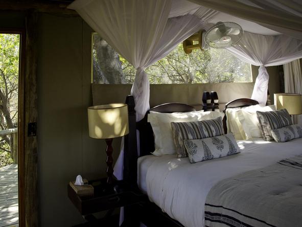 Little Vumbura - bedroom