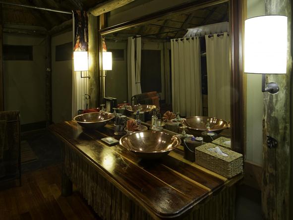 Savuti Camp - bathroom