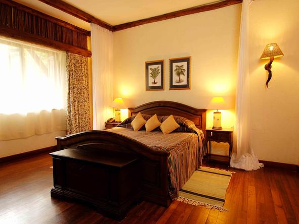 Kilaguni Serena Safari Lodge - bedroom