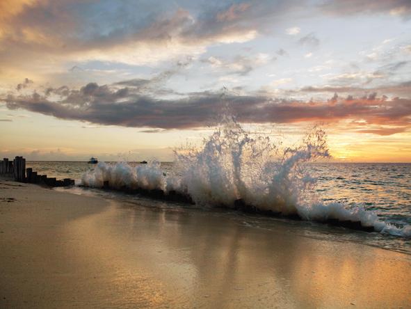 Desroches Island Resort - sunset beach