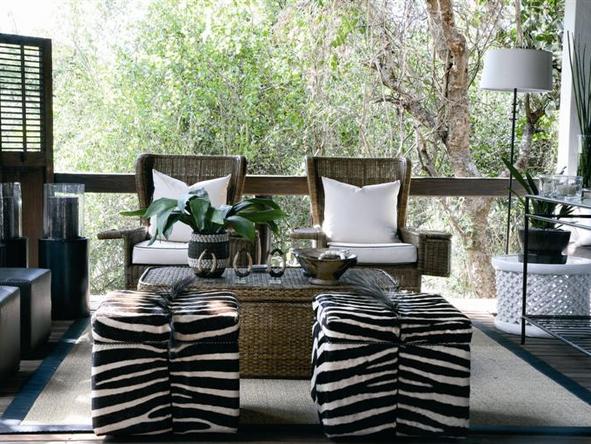 Londolozi Tree Camp - outside deck