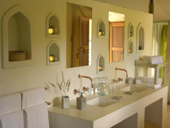 Joy's Camp - bathroom