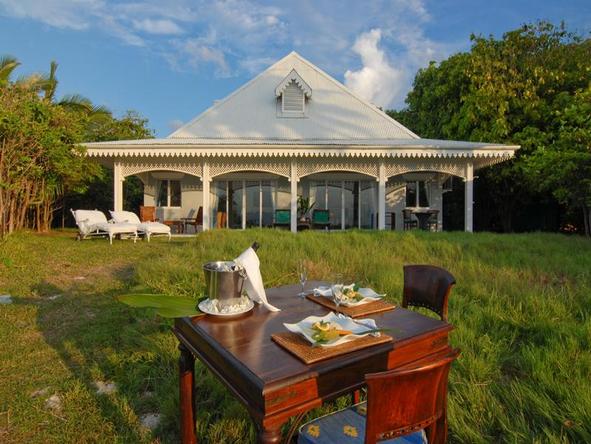 Cousine Island Hideaway - outdoor dining