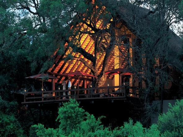 Londolozi Varty Camp - main lodge exterior