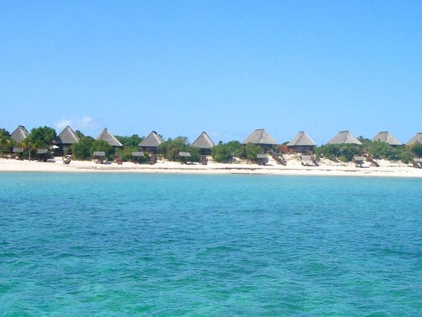 Marlin Lodge - The lodge stretches along the beach, offering incredible views from any point.