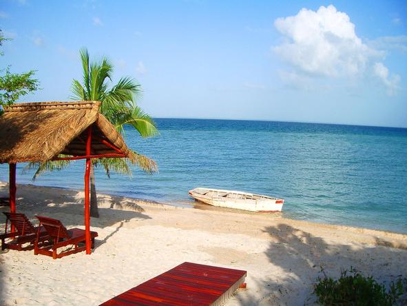 Marlin Lodge - beach
