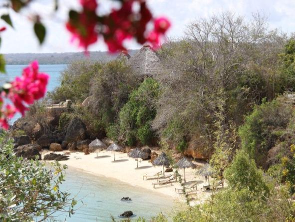 Londo Lodge - beach