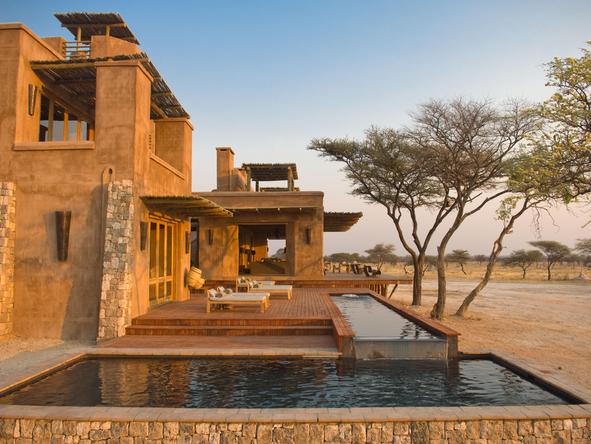 Onguma The Fort - exterior + pool