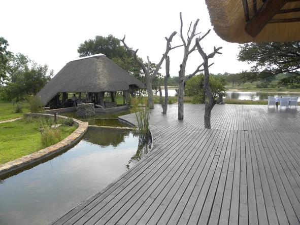 Chitwa Chitwa Game Lodge - Deck