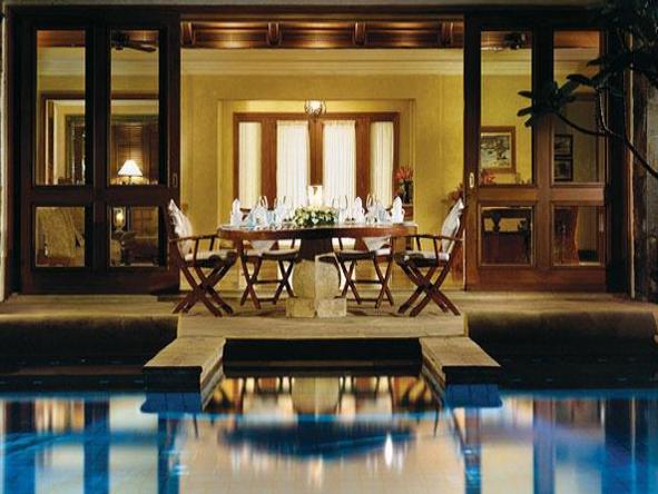 One&Only Le Saint Geran - dinner next to pool