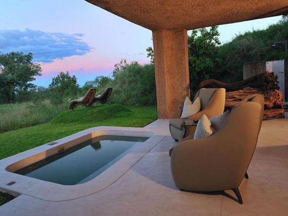 Sabi Sabi Earth Lodge - plunge pool
