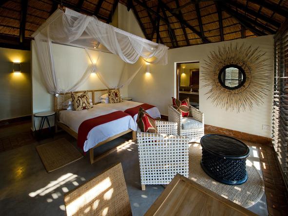 Mfuwe Lodge - bedroom