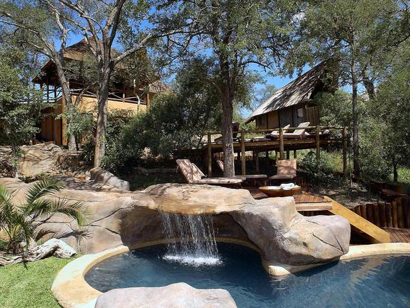 Lukimbi Safari Lodge - overflow pool