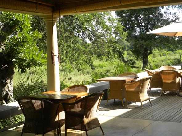 Rattray's on Mala Mala - dining deck