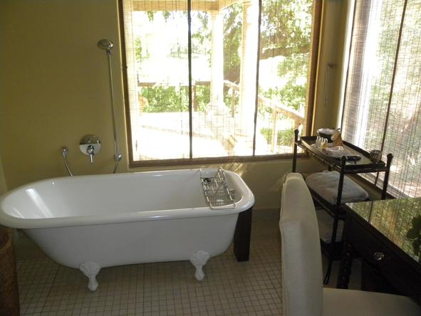 Rattray's on Mala Mala - bathroom