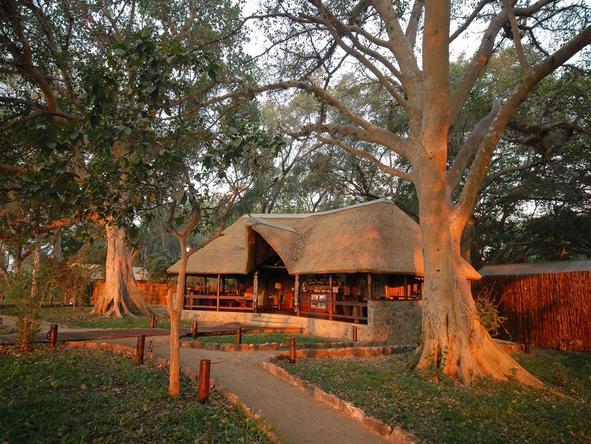 Lugenda Wilderness Camp - sunset