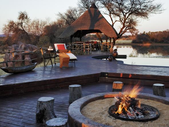 Okonjima Villa - campfire