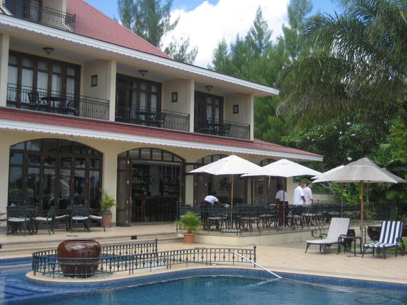 The Wharf Hotel and Marina - exterior view