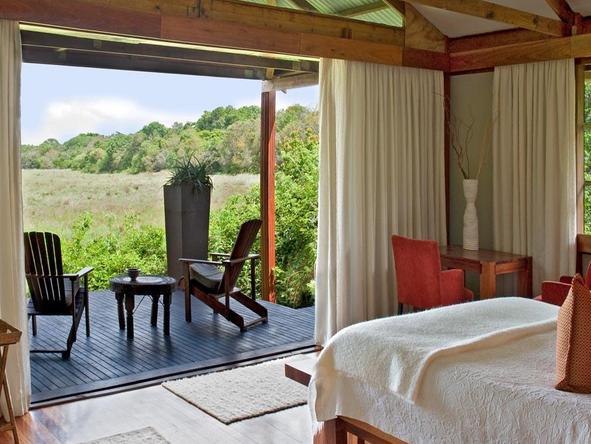 Makakatana Bay Lodge - luxury room