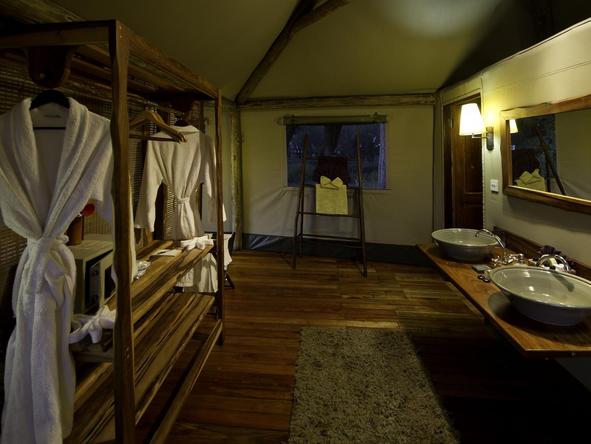 Xigera Camp - bathroom