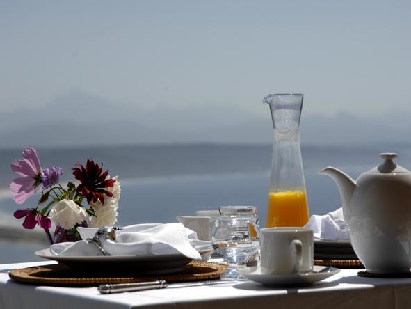 Aquavit Guest House - breakfast on terrace
