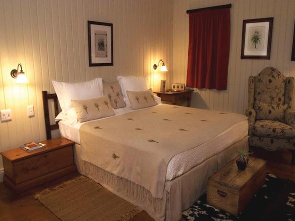 Three Tree Hill Lodge - Bedroom2