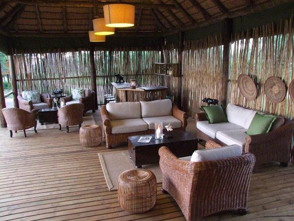 nThambo - Lounge 