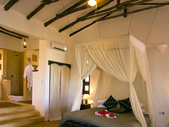 Kasaka River Lodge - Bedroom 