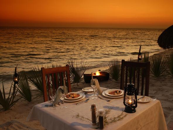 Dugong Beach Lodge - Candle Light Dinner 