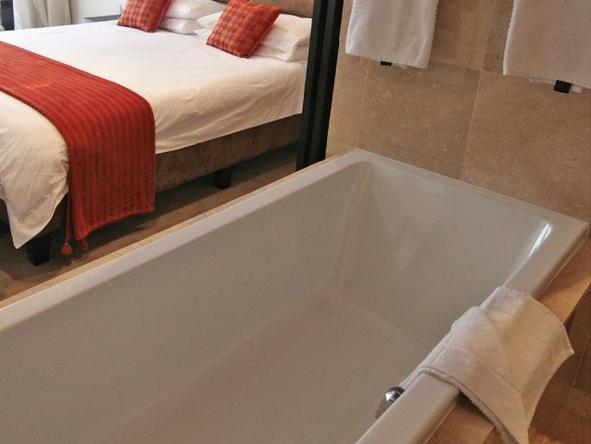 Urban Chic Hotel - Bathroom 