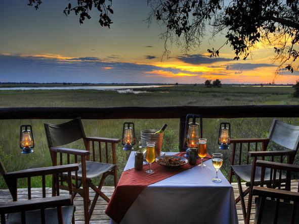 Camp moremi - deck dinner