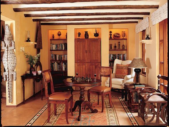 Chobe Chilwero - colonial-inspired lounge