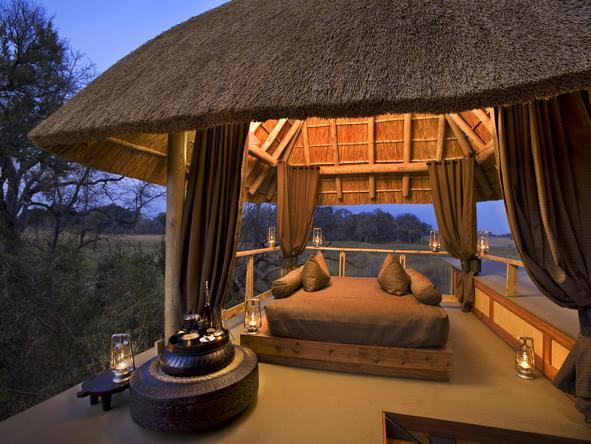 Xudum Delta Lodge - outdoor sitting area