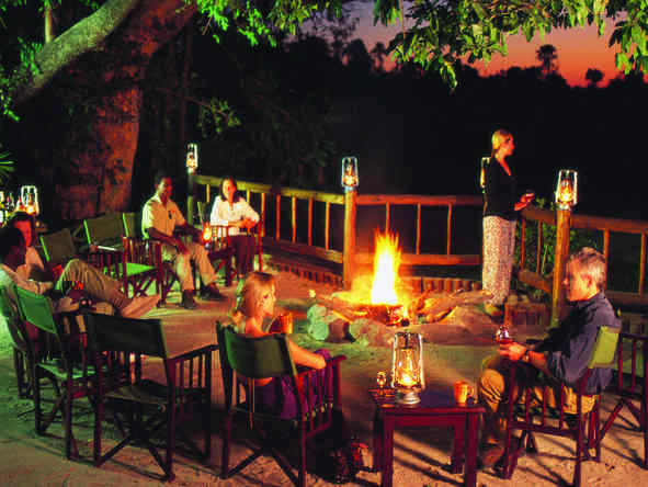 Eagle Island Camp - dinner around the fire