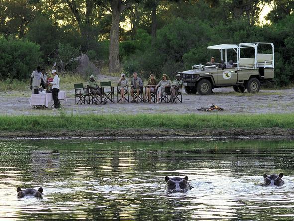 Khwai River Lodge - sundowners on the river's edge