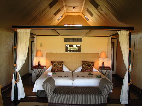 Khwai River Lodge - sumptuous luxury suite