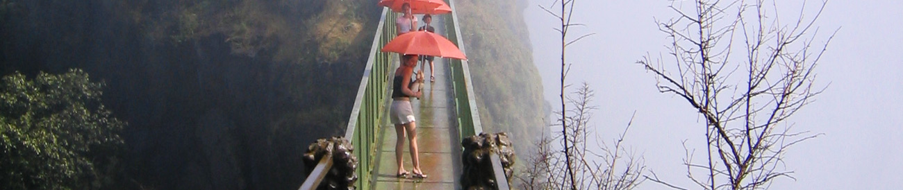 Victoria Falls Family Holiday - this iconic destination offers a host of fantastic family-friendly activities, from bridge walks to bridge swinging!