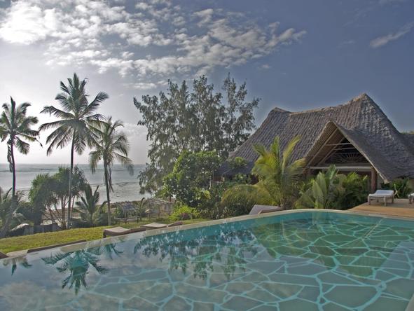 Alfajiri Beach Villa - Pool 