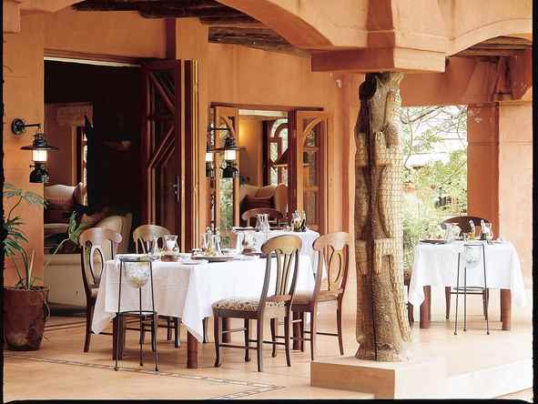 Chobe Chilwero - afternoon tea on the lawn