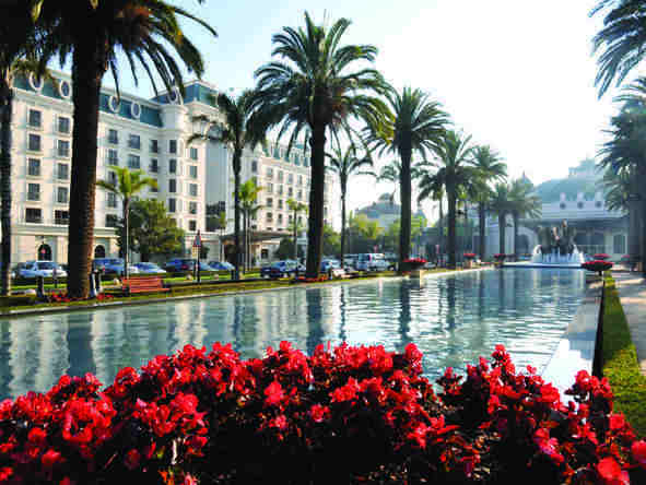 sip on a cocktail while watching the African sunset from a lounger or cocktail bar in the manicured and terraced gardens of the hotel