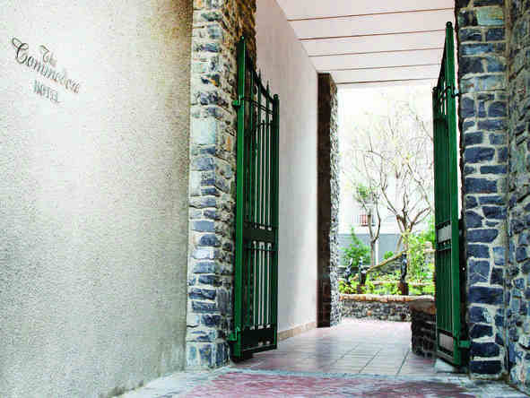 Commodore - entrance