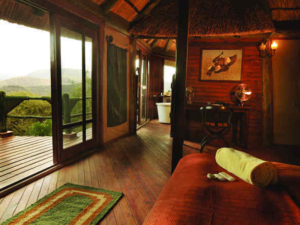 Soroi Serengeti Lodge - bedroom and balcony