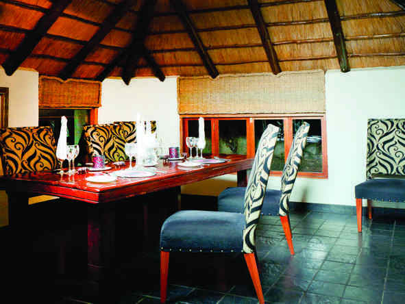 Tshukudu -  dining room